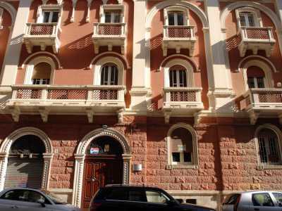 L'avvio degli anni 2010 segn� per� l'inizio dell'ascesa della Puglia come luogo di interesse internazionale. 
Tra chi fiut� la nuova tendenza ci fu la 30enne Ilaria, che nell'elegante quartiere Umbertino appront� nel 2011 il suo "Dolci risvegli"